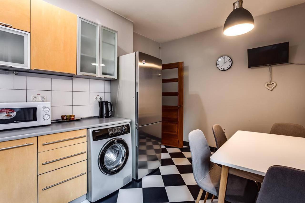 Apartamenty On Knyazya Romana Liov Exterior foto