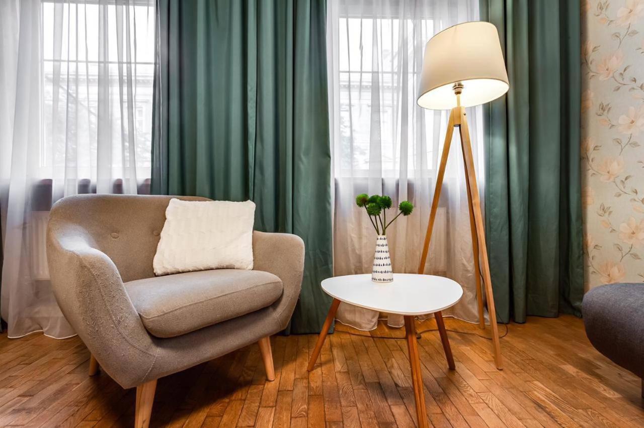 Apartamenty On Knyazya Romana Liov Exterior foto
