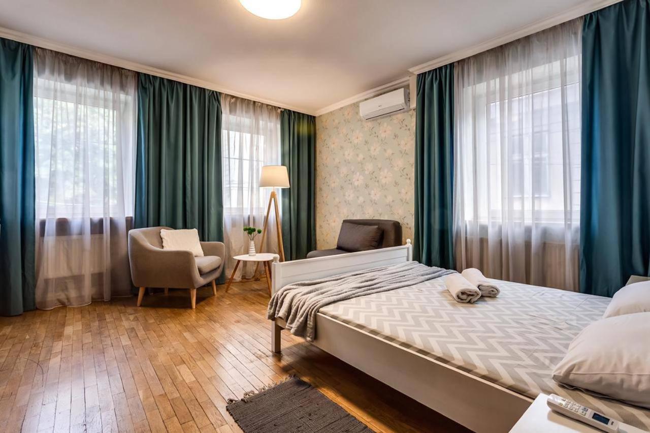 Apartamenty On Knyazya Romana Liov Exterior foto