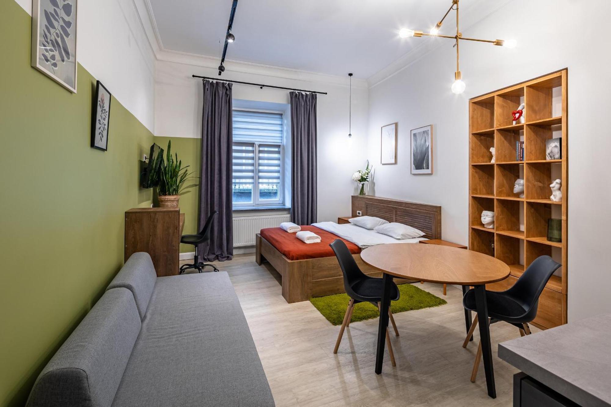 Apartamenty On Knyazya Romana Liov Exterior foto