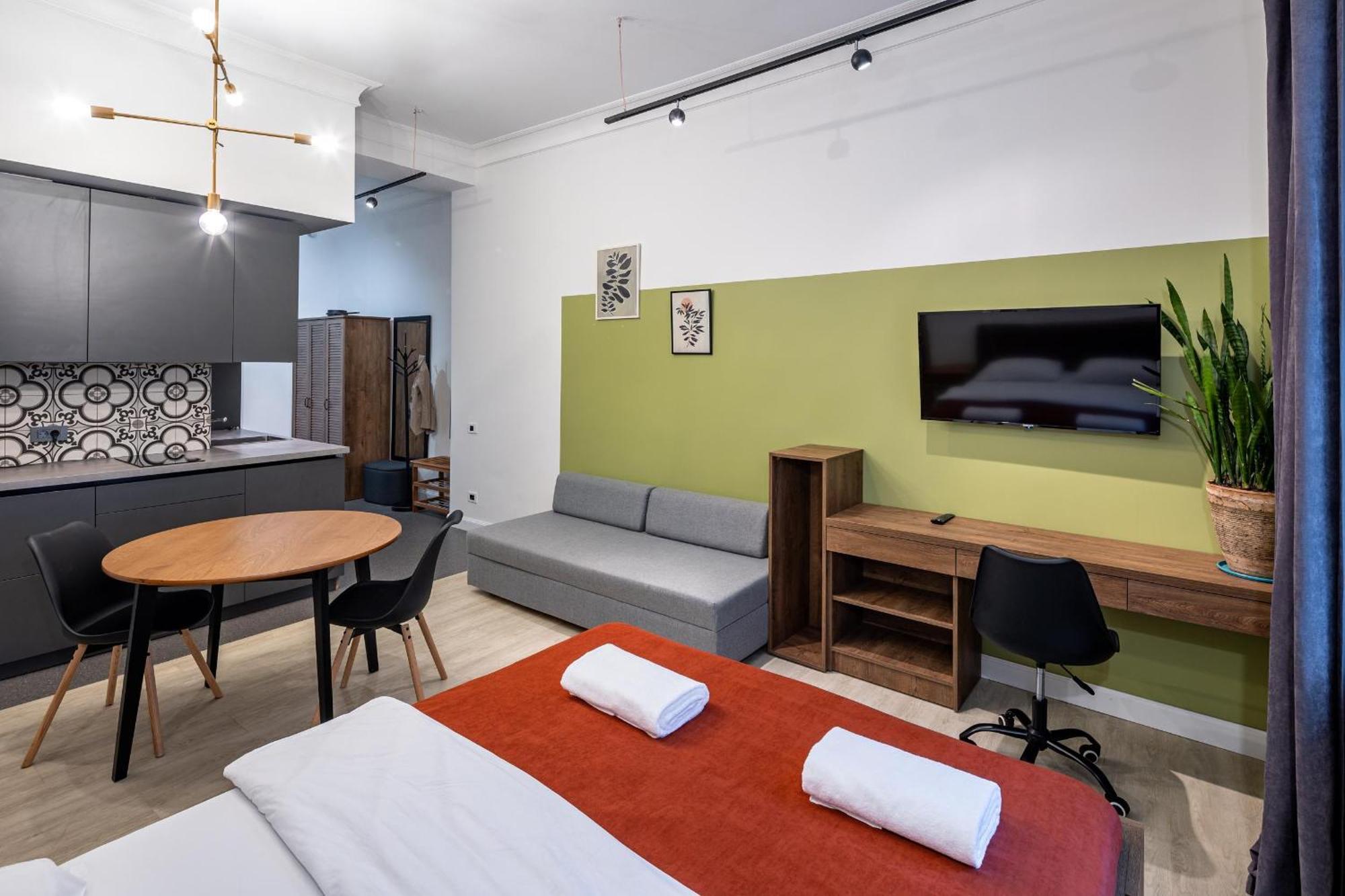 Apartamenty On Knyazya Romana Liov Exterior foto