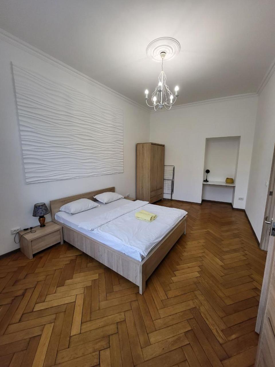 Apartamenty On Knyazya Romana Liov Exterior foto