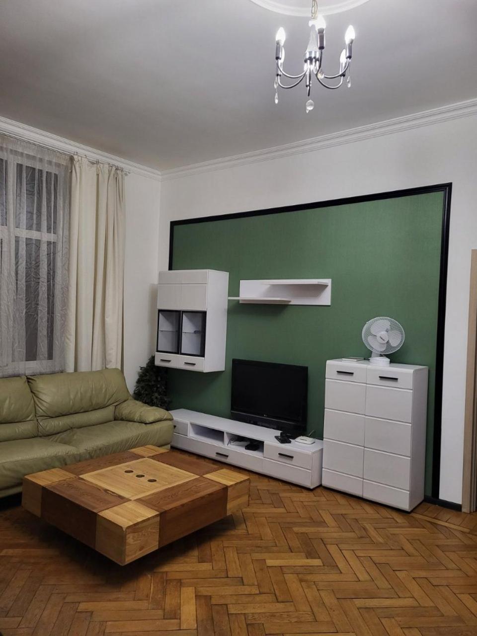 Apartamenty On Knyazya Romana Liov Exterior foto