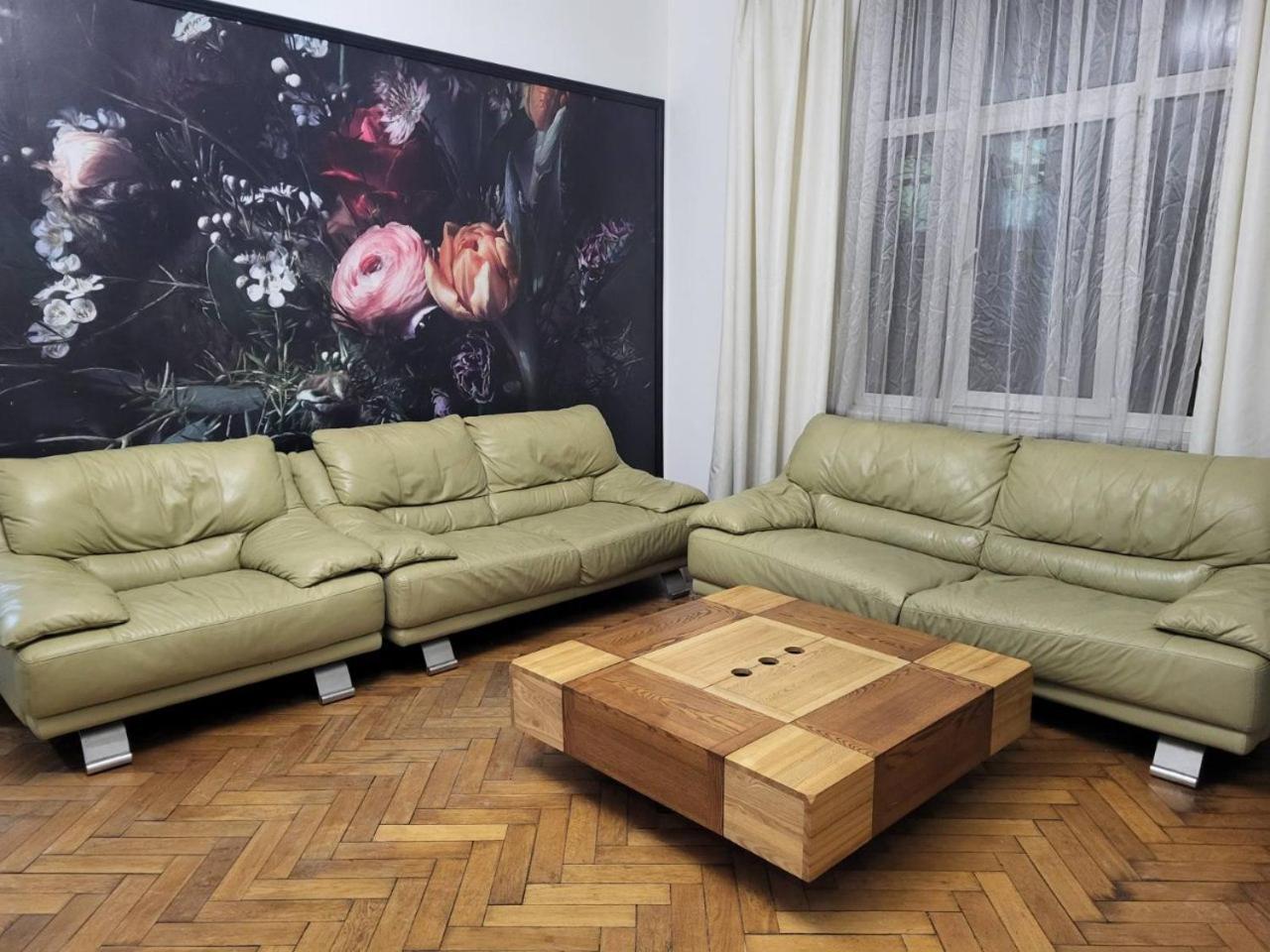 Apartamenty On Knyazya Romana Liov Exterior foto