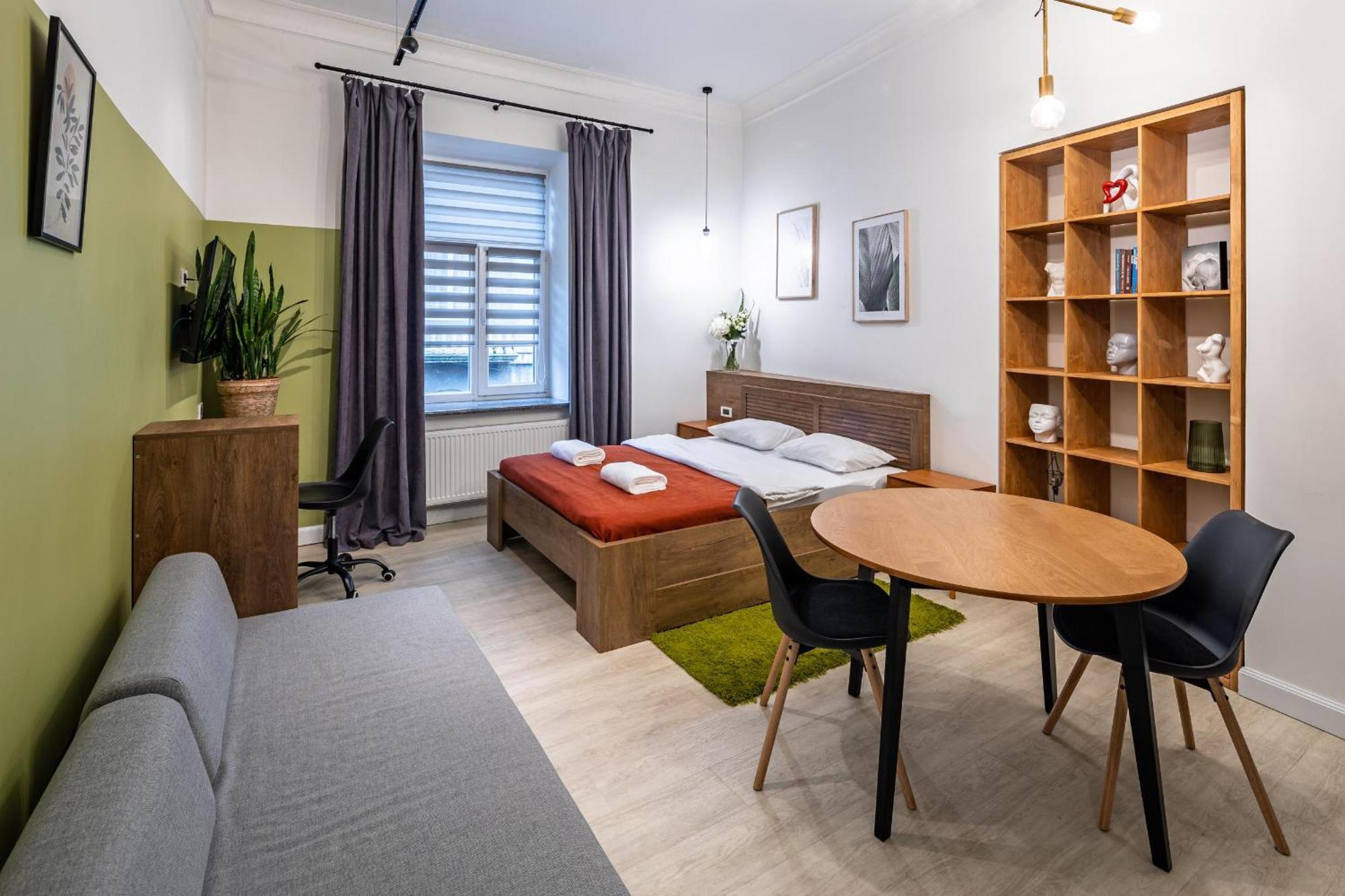 Apartamenty On Knyazya Romana Liov Exterior foto