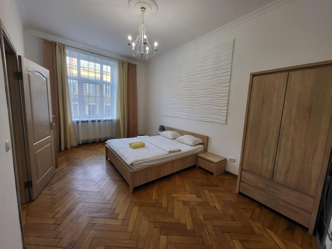 Apartamenty On Knyazya Romana Liov Exterior foto